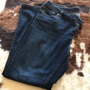 Liz Claiborne Classic Straight Jean 🌟2-for $10🌟